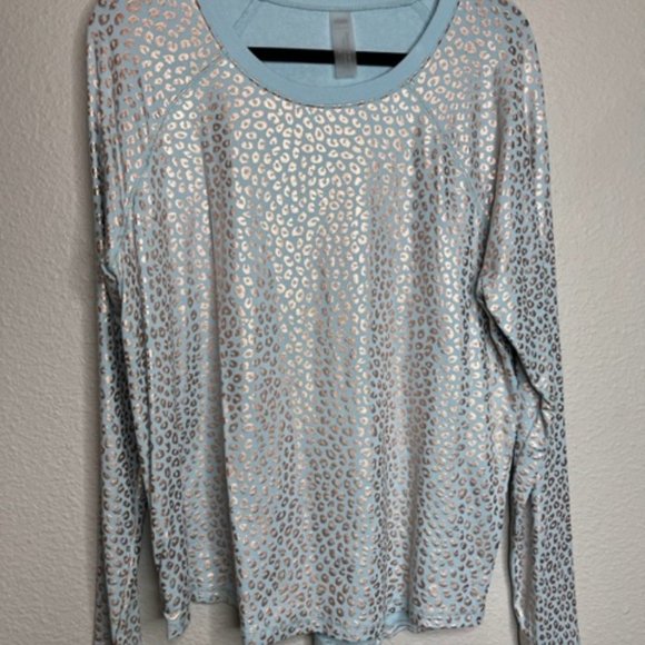 Zuda Foil Printed Baby Blue Pullover with Rose Gold Animal Detail XL - Picture 6 of 15